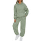 Set casual din 2 piese: bluză cu glugă și mâneci lungi și pantaloni