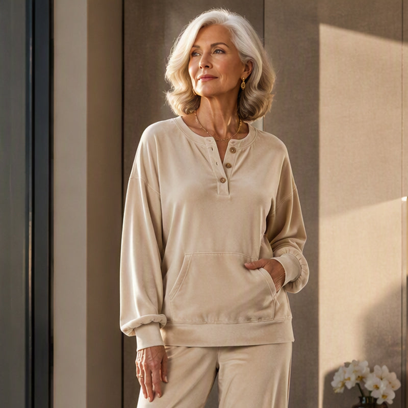🦢🧥 Women's Golden Velvet Sweatshirt | Soft Touch & Everyday Style ✨
